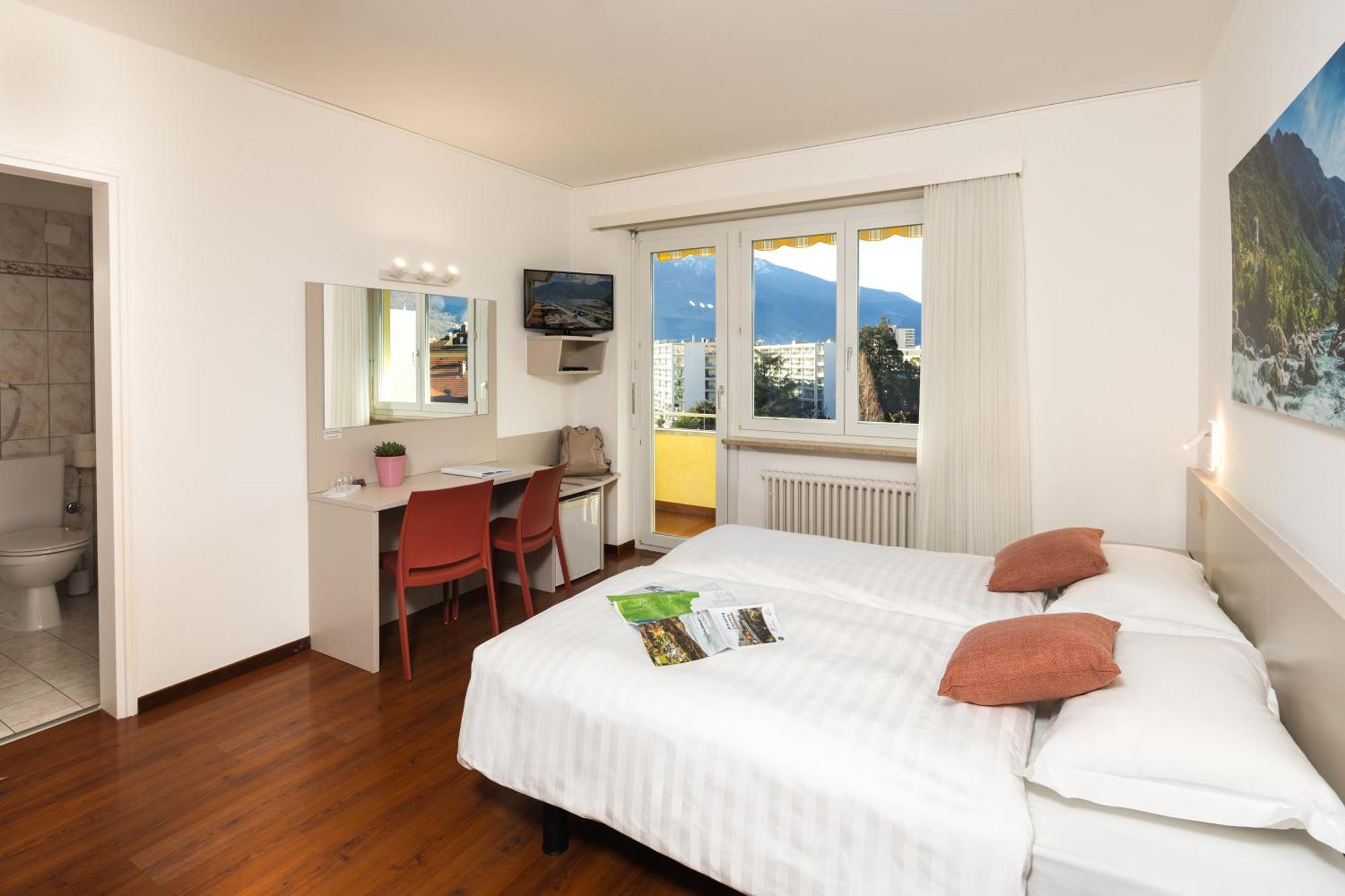 Hotel Rondinella Locarno Exterior photo